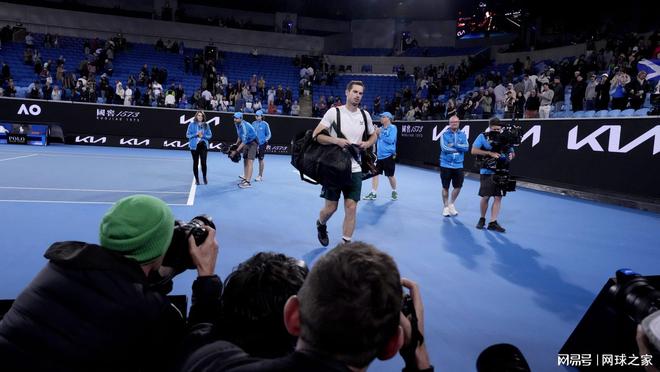 澳大利亚网球队力克法国网球队，穆雷制霸全场