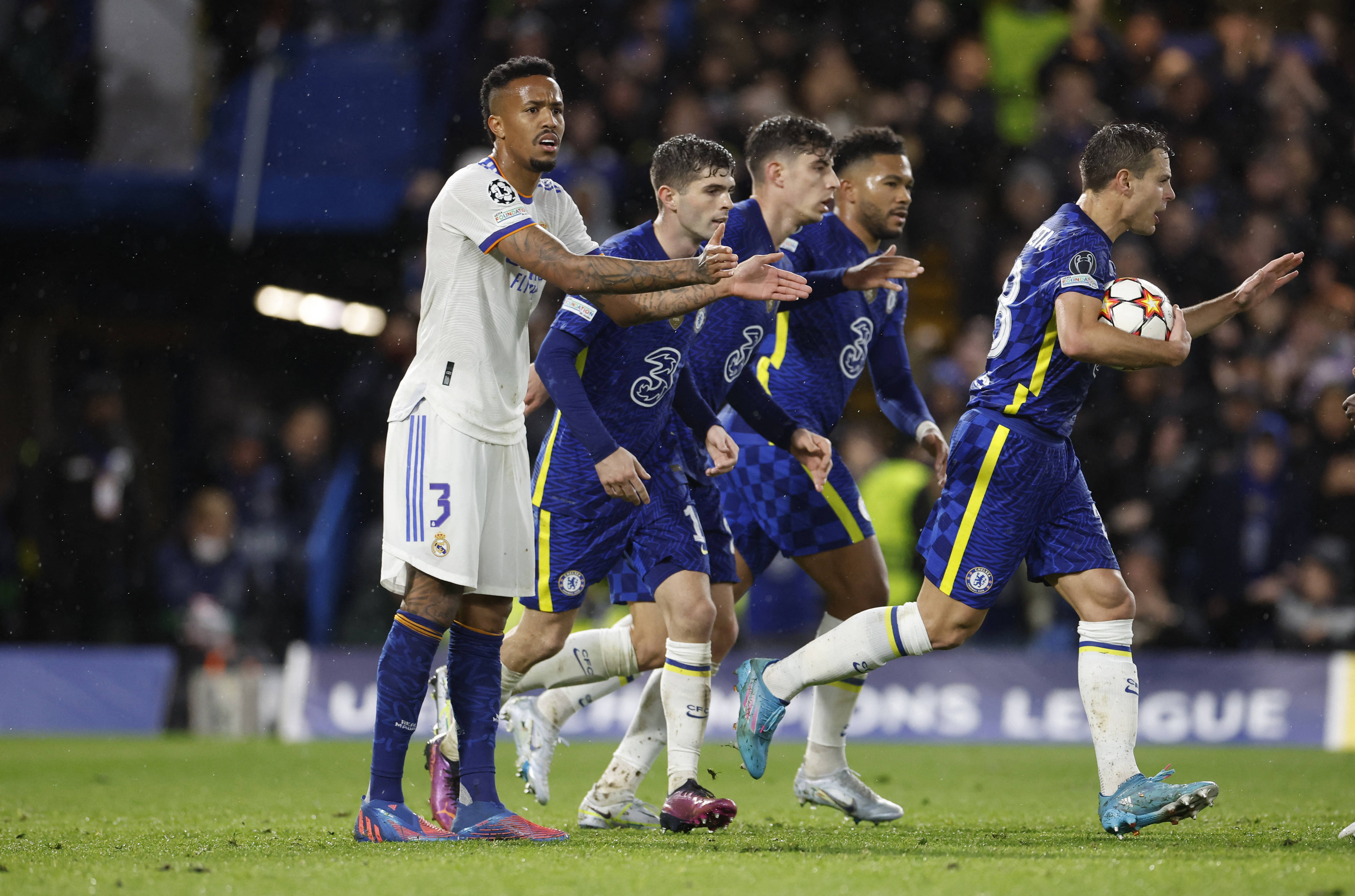 亚特兰大击败尤文图斯，赢得关键胜利